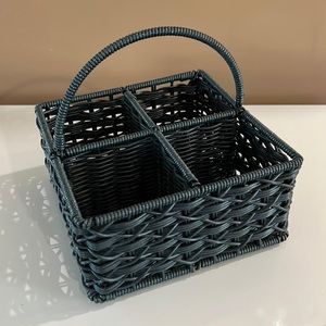 Wicker style square basket 🧺